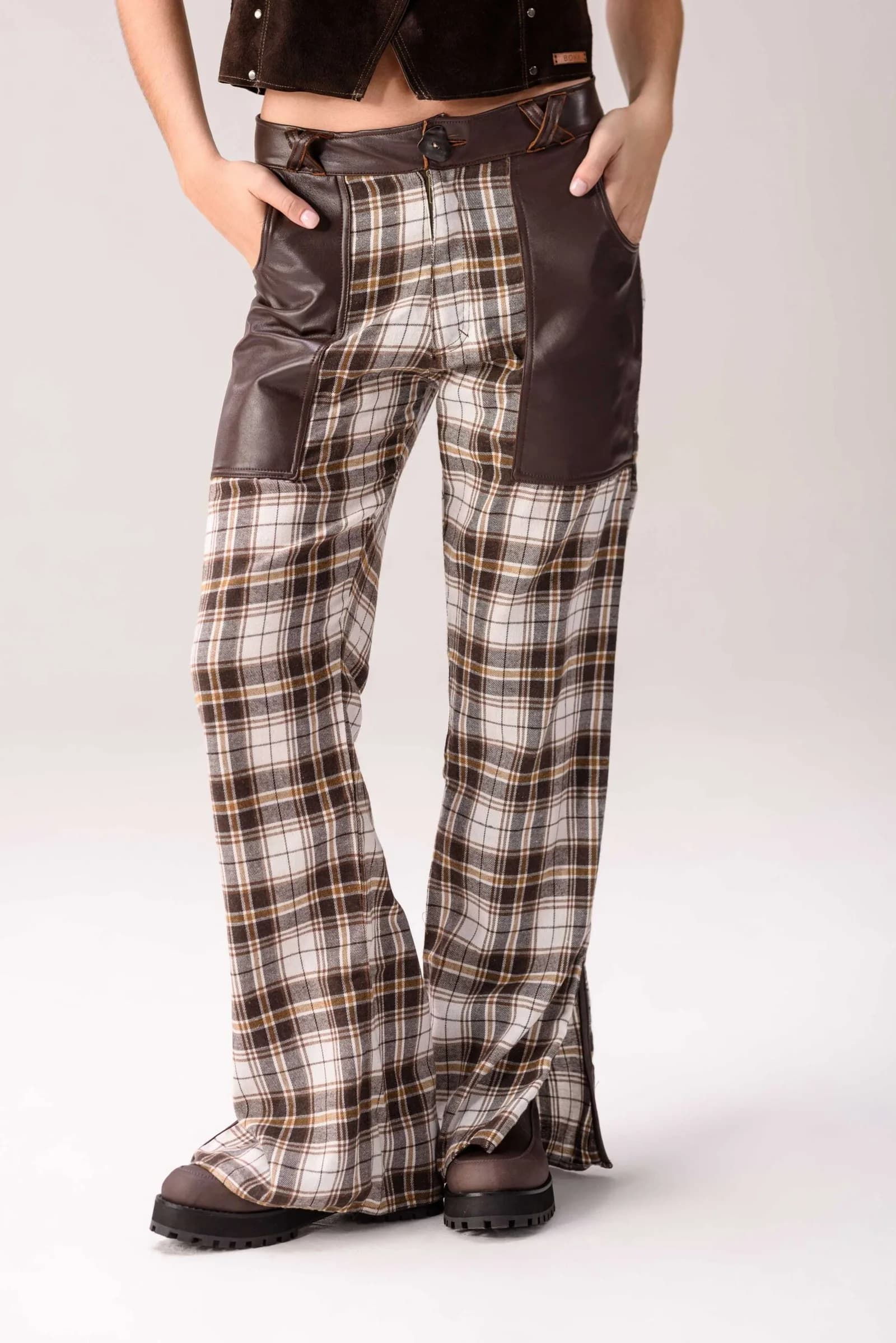 Pantalón Sur (Tartán y cuero) — Leather clothing de cuero Camel · BONA
