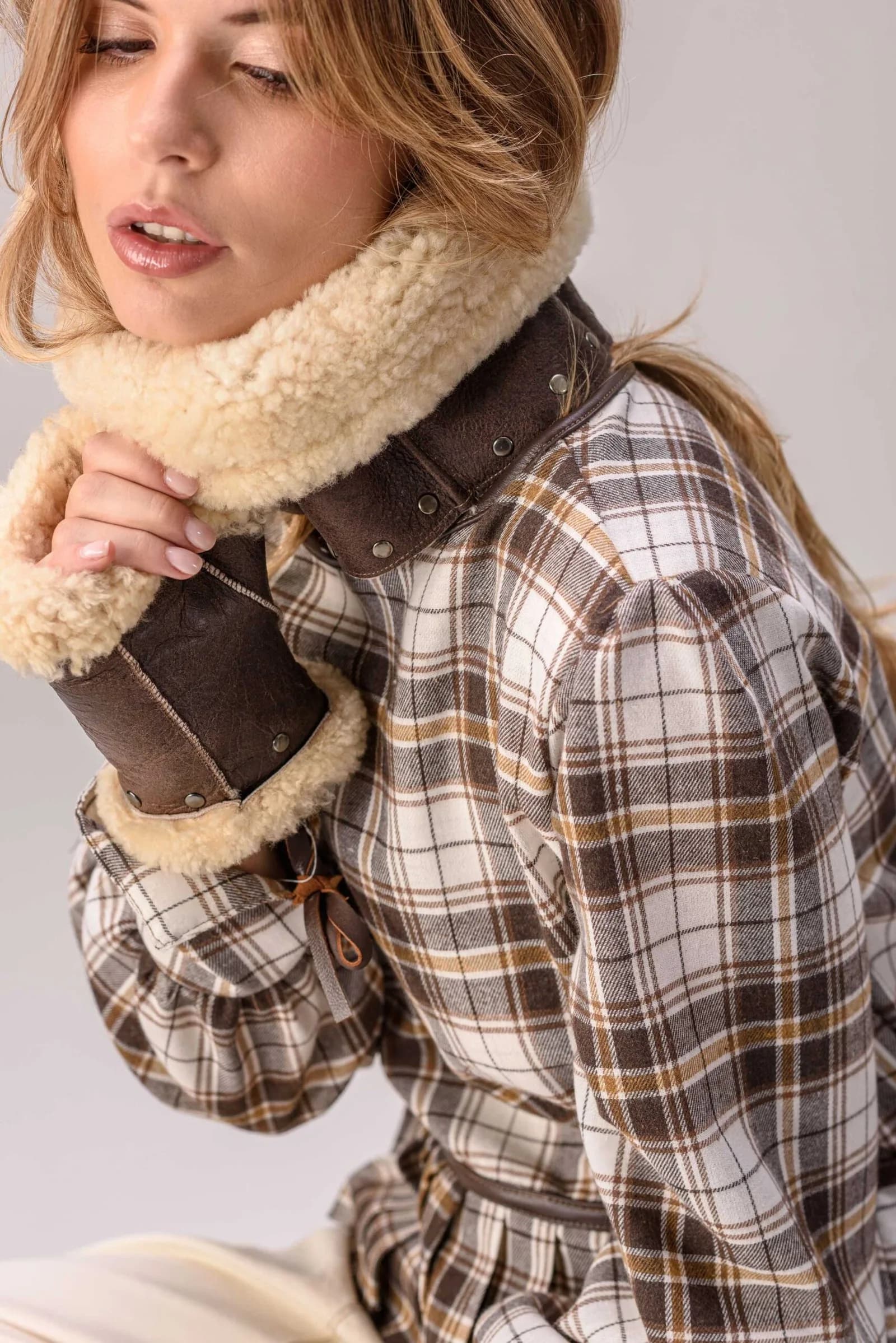 Cuello Kanun (Wool & Leather) — Cuellos de cuero Visón · BONA