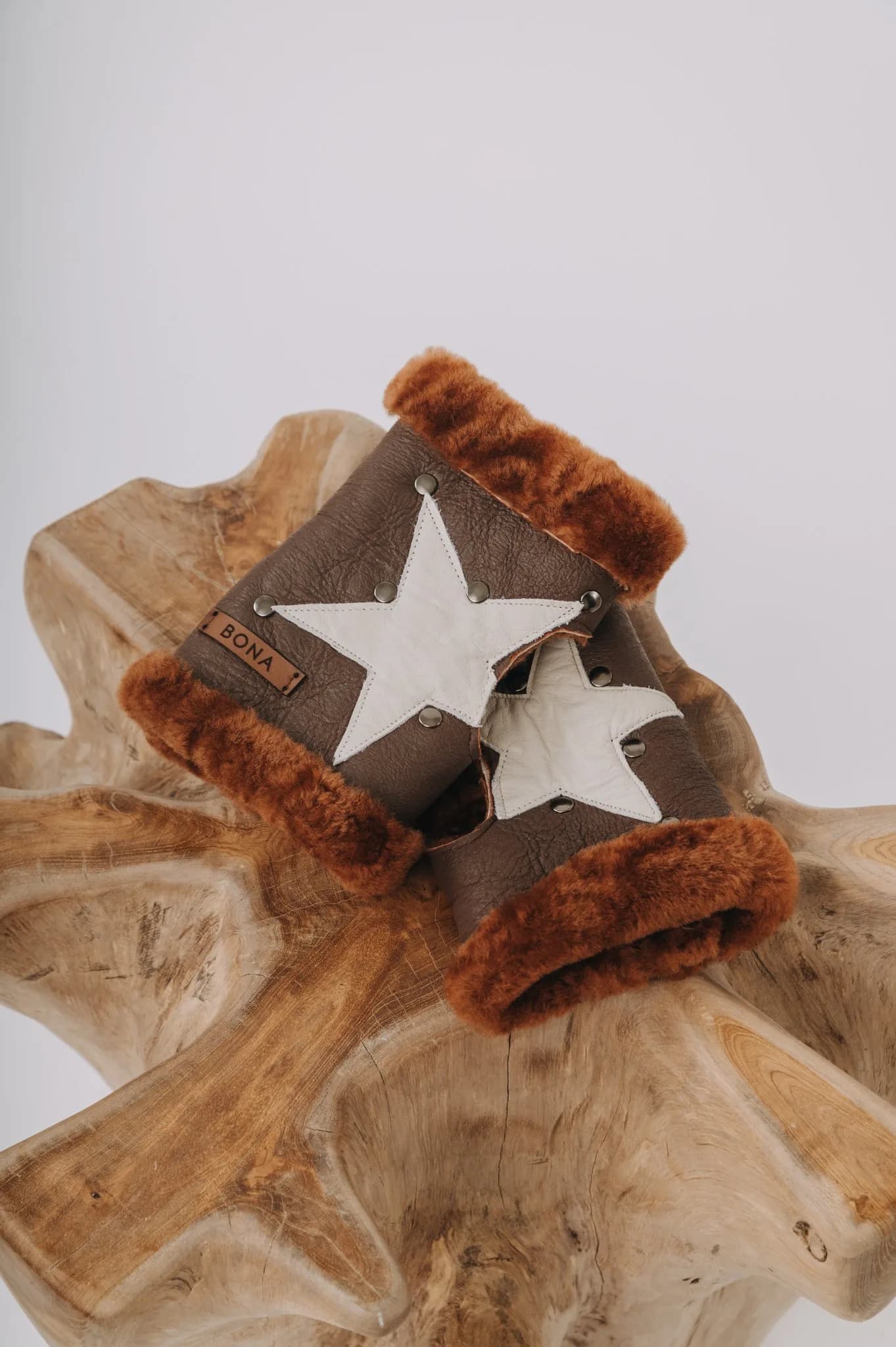 Guantes Gálata (Lana & Cuero) Marron con estrella en crudo