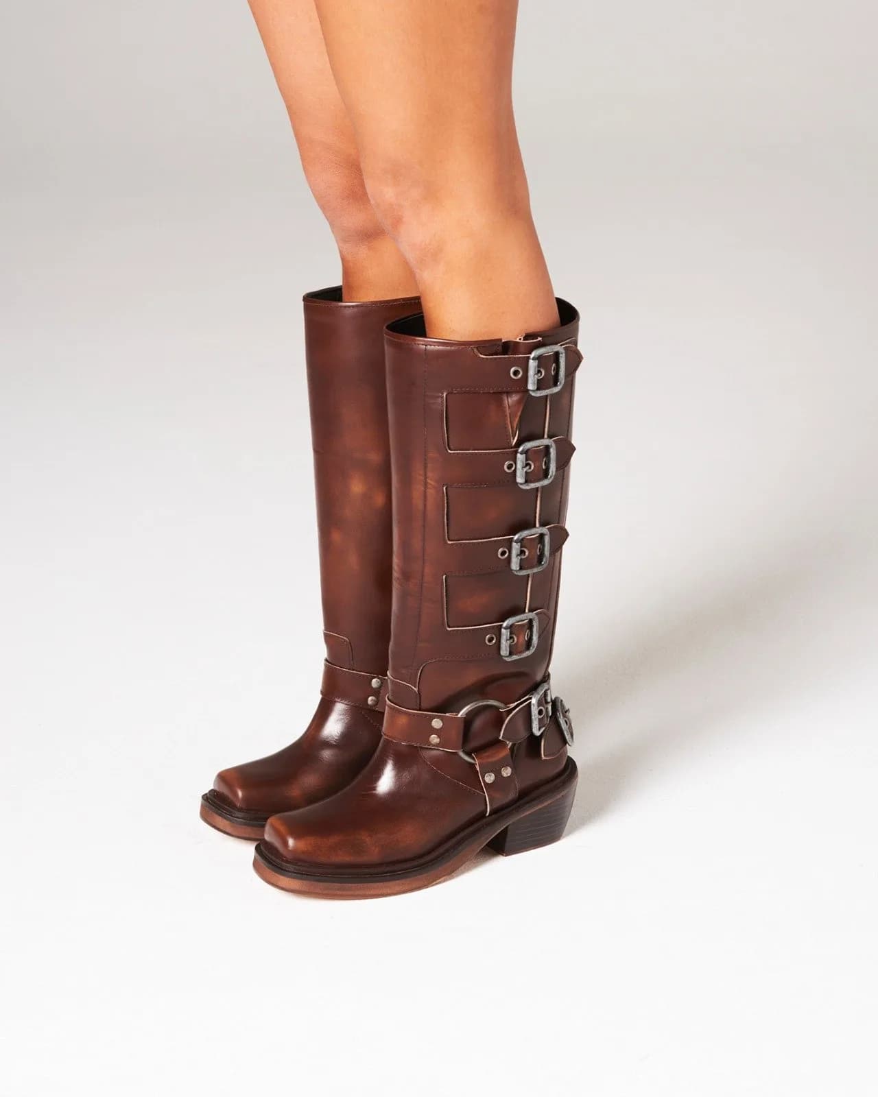 Botas Eshe x Gianni — Botas Marron Gastado · BONA